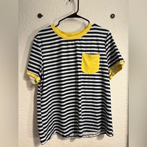 Crewneck navy striped tee with yellow accents